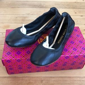 Tory Burch Eddie Ballet Flat size 8.5 black BNIB